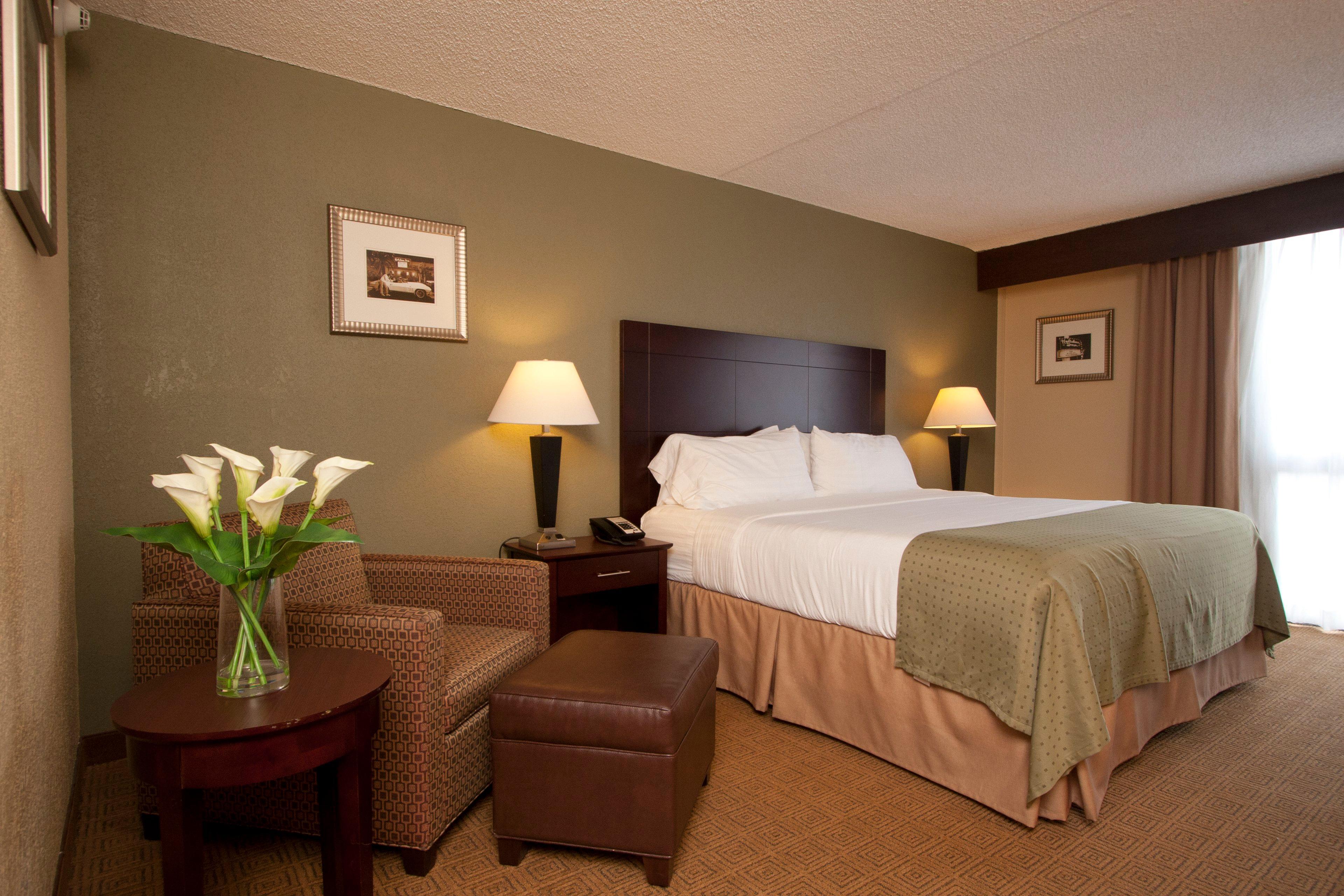 Holiday Inn South Plainfield-Piscataway By Ihg Exterior photo