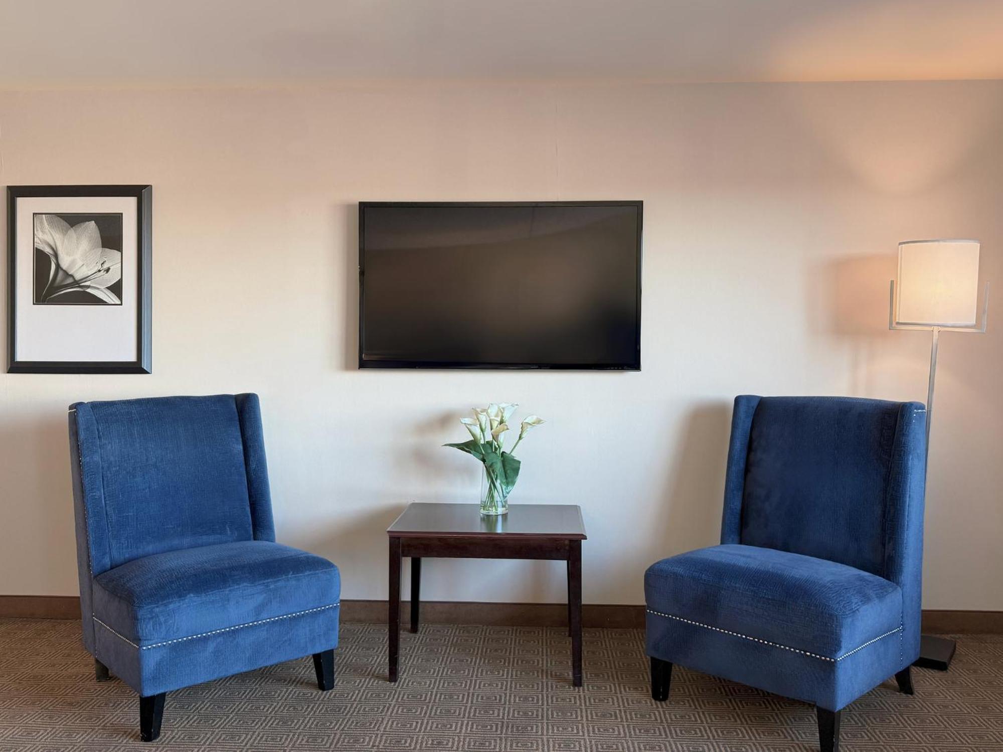 Holiday Inn South Plainfield-Piscataway By Ihg Exterior photo