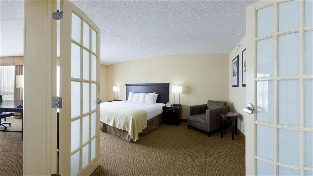 Holiday Inn South Plainfield-Piscataway By Ihg Exterior photo